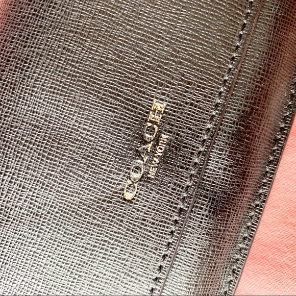 Coach Envelope Style Black Leather Wallet - Picture 4 of 8